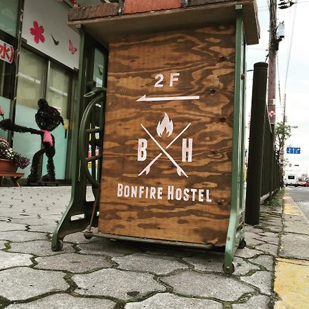Bonfire Hostel Osaka Bagian luar foto