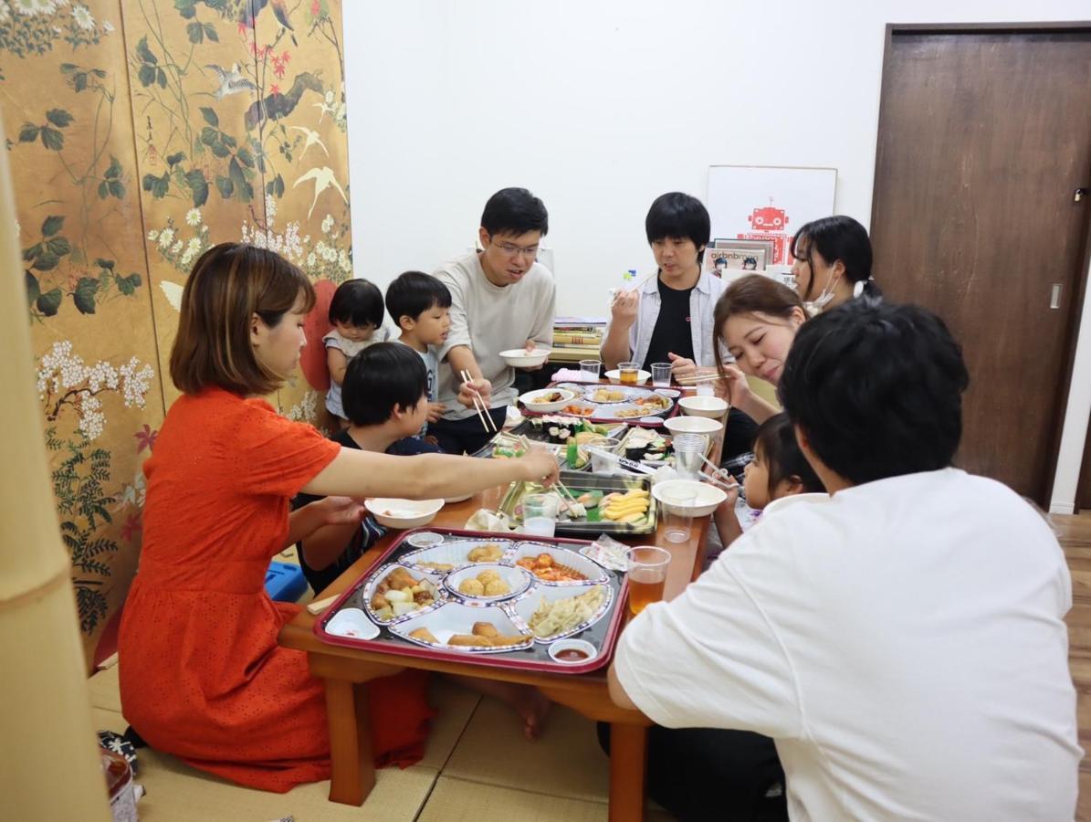 Bonfire Hostel Osaka Bagian luar foto
