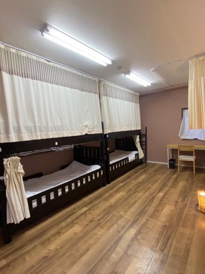 Bonfire Hostel Osaka Bagian luar foto