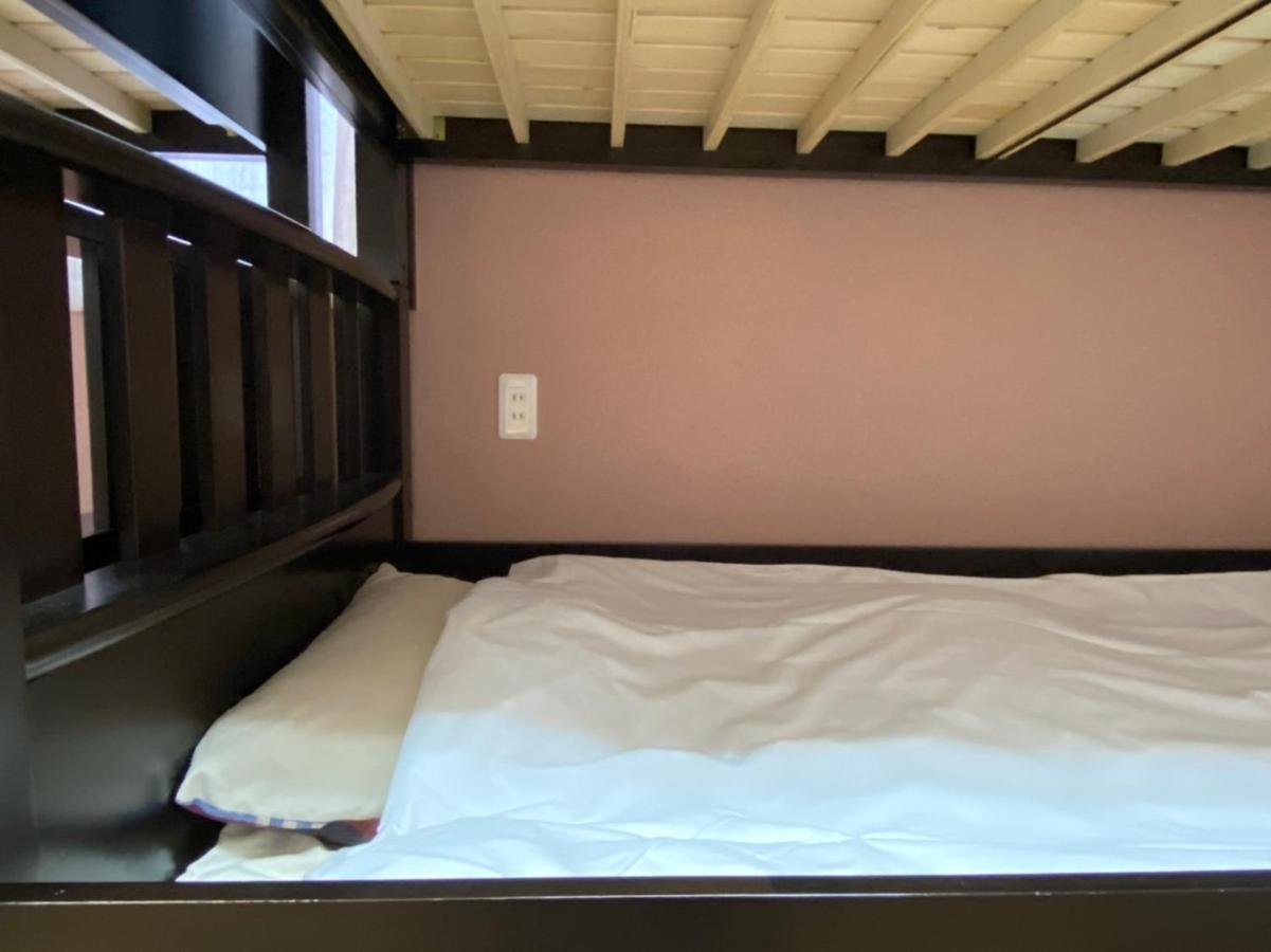 Bonfire Hostel Osaka Bagian luar foto