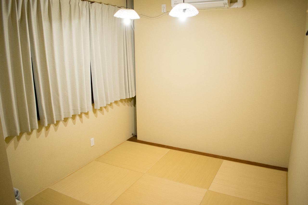Bonfire Hostel Osaka Bagian luar foto