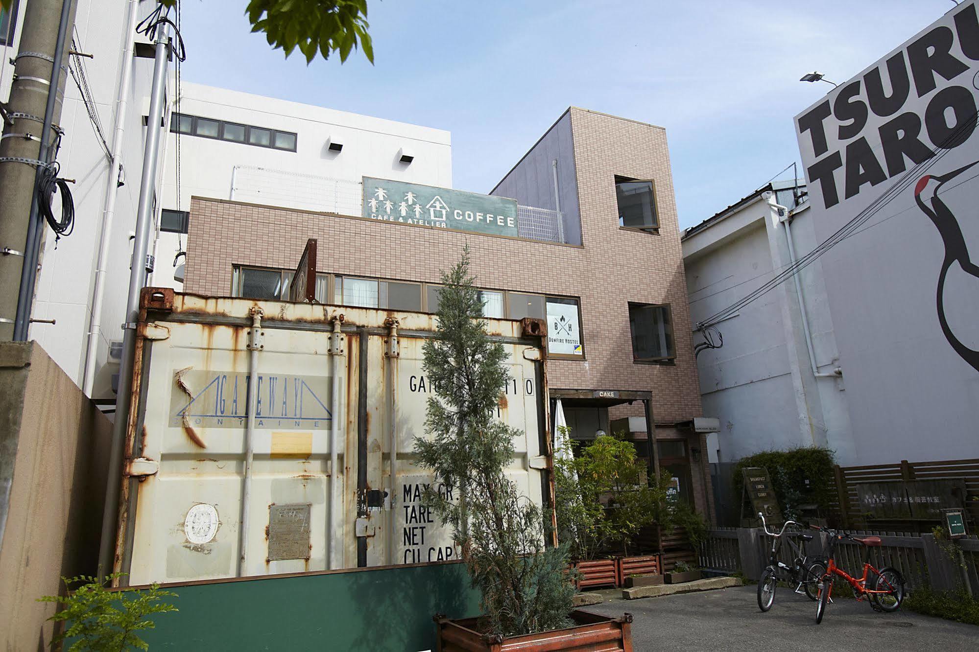 Bonfire Hostel Osaka Bagian luar foto