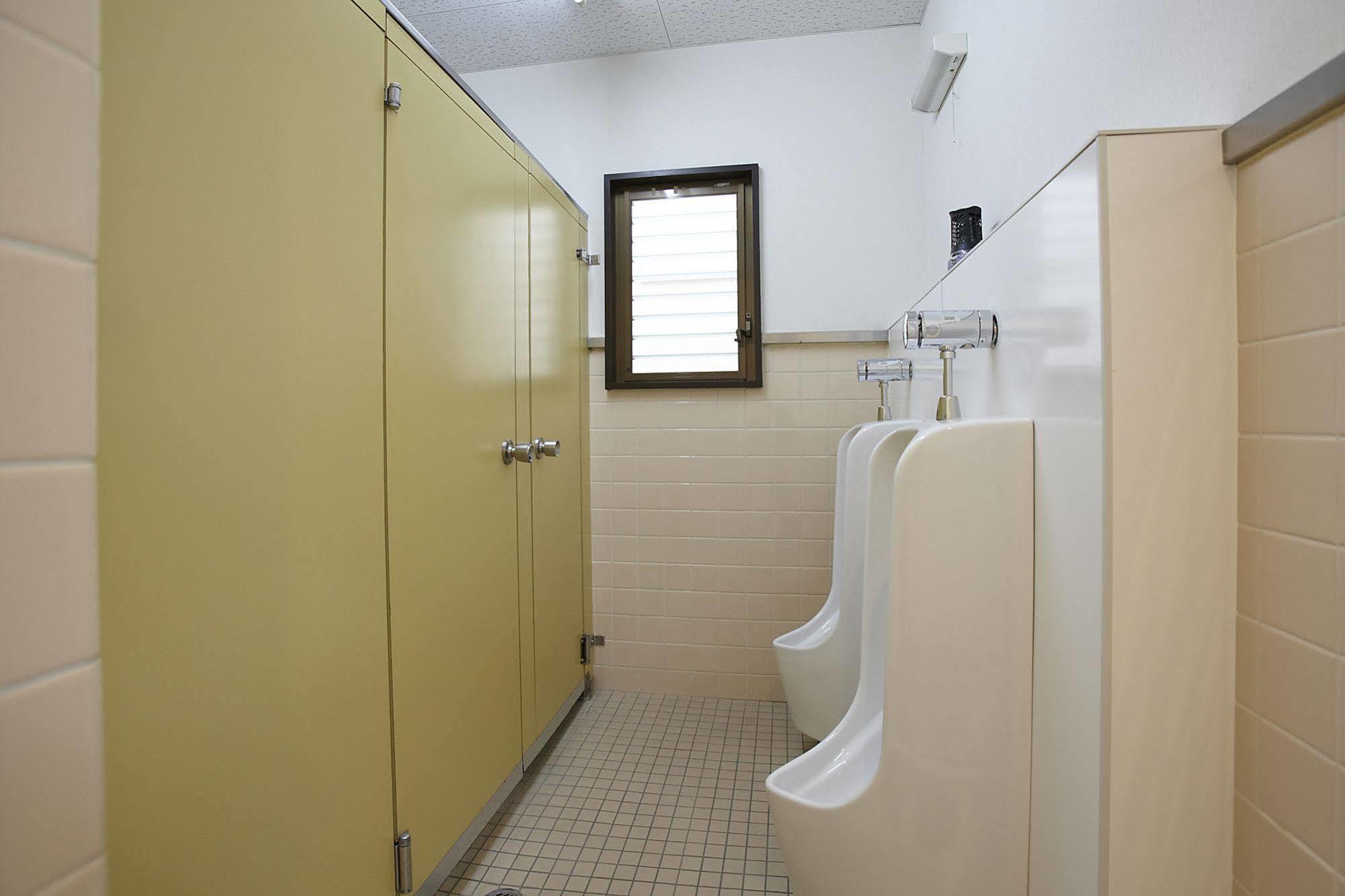 Bonfire Hostel Osaka Bagian luar foto