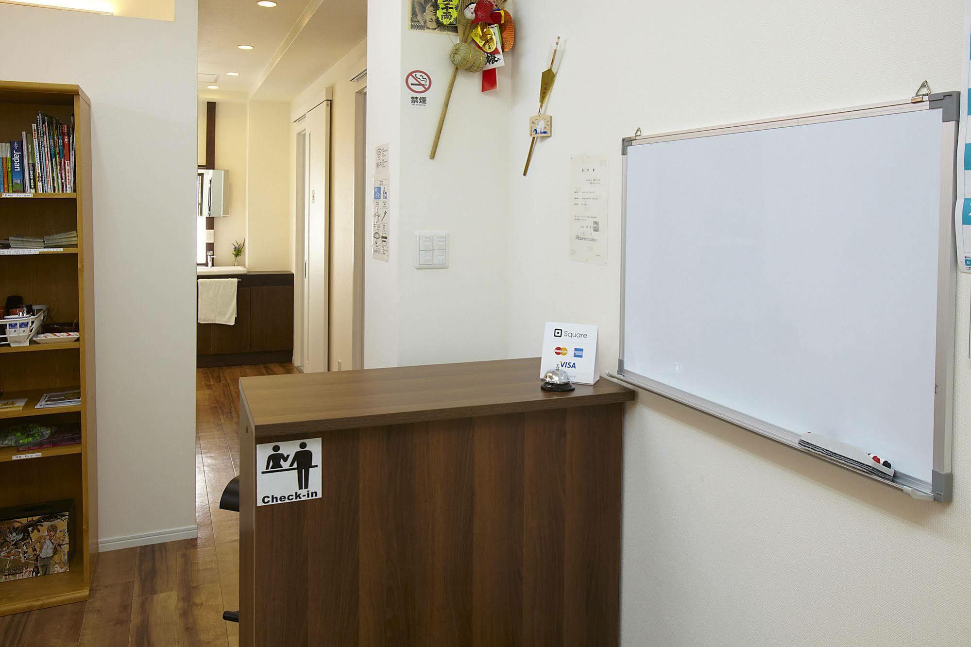 Bonfire Hostel Osaka Bagian luar foto
