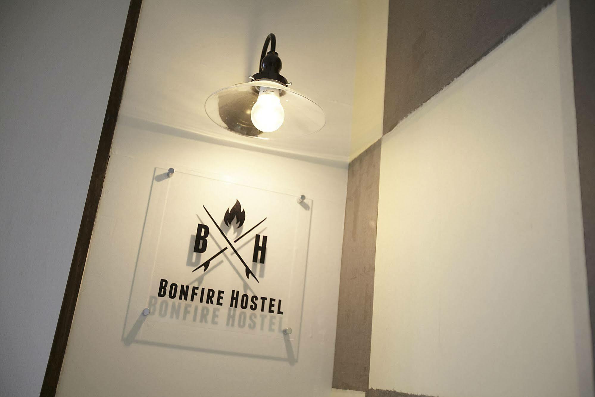 Bonfire Hostel Osaka Bagian luar foto